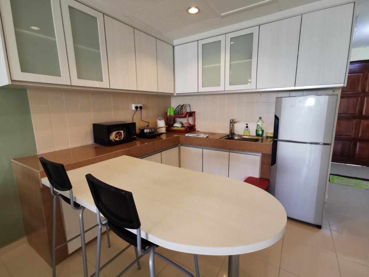 דירות Tanjung Tuan Regency Port Dickson 1 Carpark מראה חיצוני תמונה